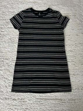 Forever 21 Black & White Striped Short-Sleeve Mini Dress